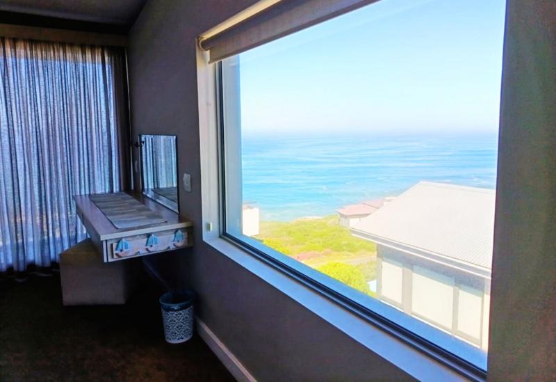 To Let 4 Bedroom Property for Rent in Pinnacle Point Golf Estate Western Cape